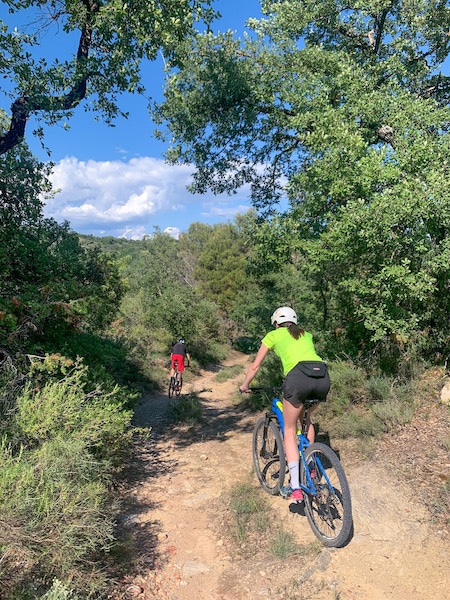 Realizar actividades a pie o en bicicleta_Viajer sostenible Chill-Outdoor
