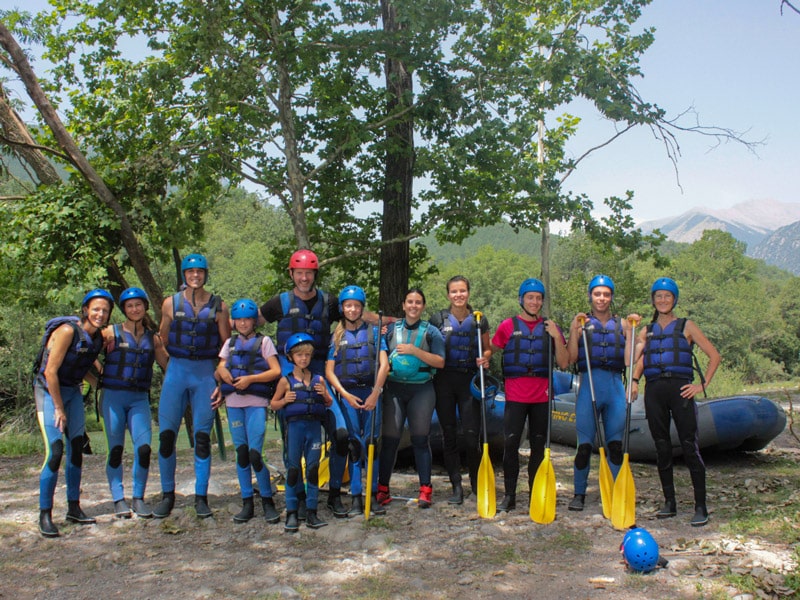 Web_2023_Equipo-rafting1 El equipo de Chill-Outdoor en Perrarúa, contacto personal para viajar por los Pirineos
