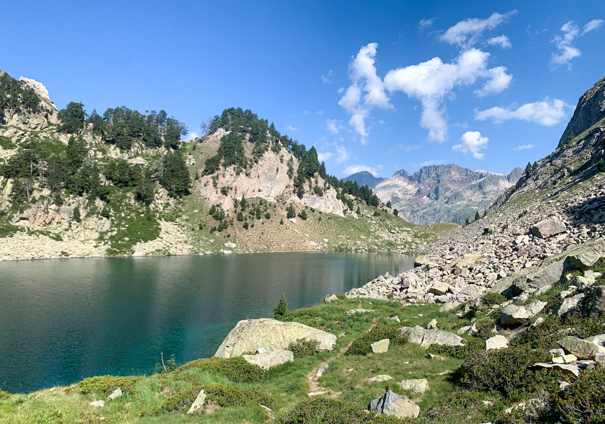 Lagos de montaña en el valle de Benasque